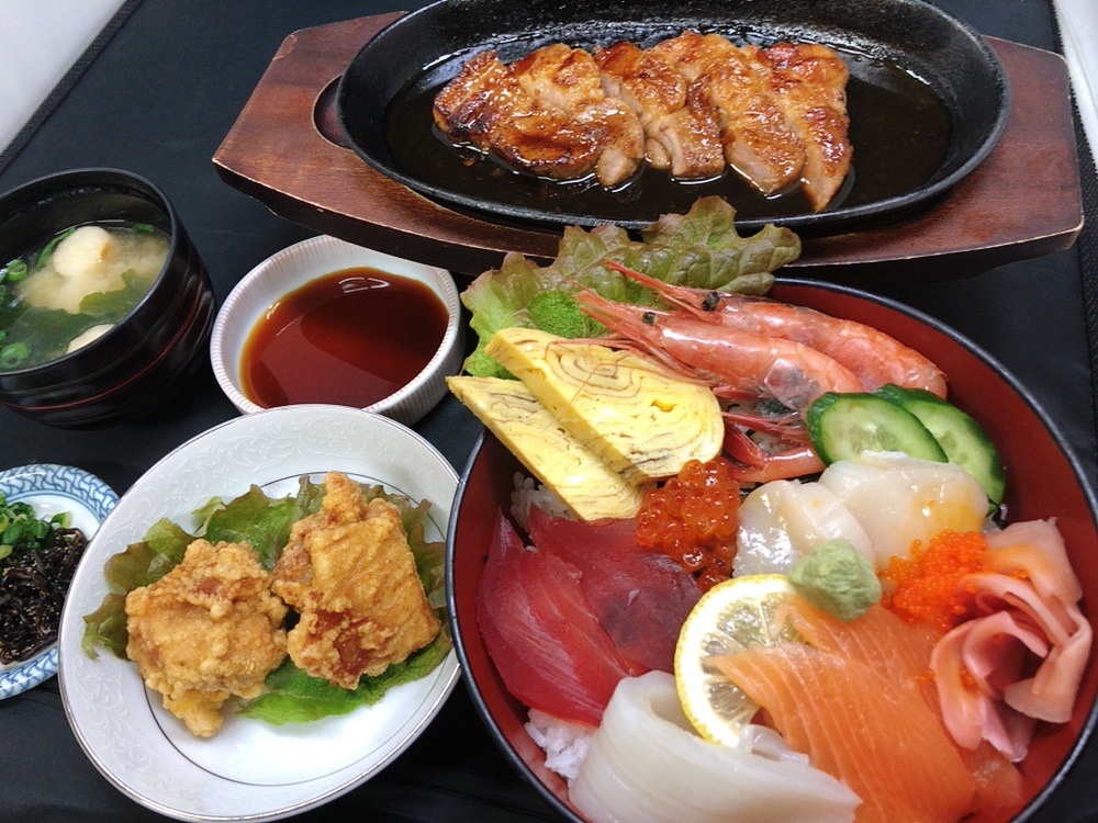１０月限定 海鮮丼とトンテキ 入浴セット １ 980円 好評に付１０月迄延長しました